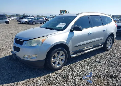 2010 Chevrolet Traverse Ls из США, поврежденный, VIN 1GNLVEED7AS104912